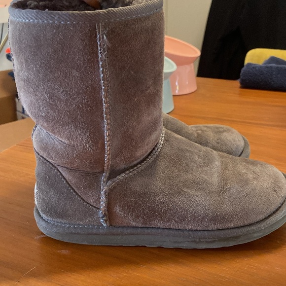 UGG Classic Short Boot. Grey. Sz 6. - Picture 4 of 6